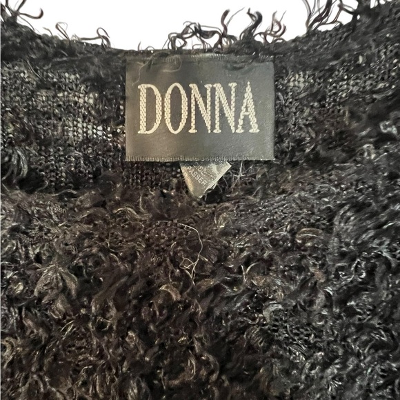 DONNA Fuzzy Short Sleeve Top - Size Large - Good Condition - Picture 5 of 6